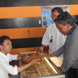 Pameran Batu Akik Merambah ke Rumah-Rumah Penduduk