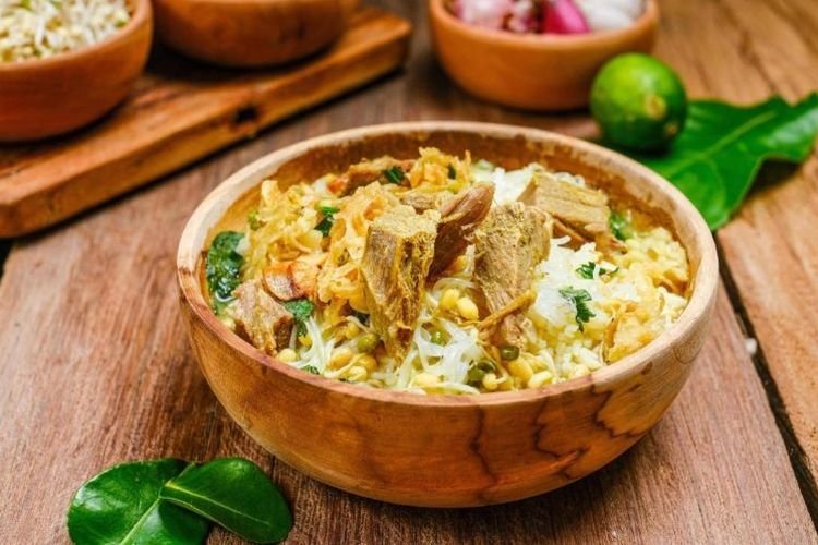 10 Rekomendasi Soto Terenak di Surabaya untuk Menikmati Liburan Lebaran