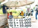 Anggota Ormas Pemalak Pedagang Nanas di Bekasi Kejar Korban dengan Golok Anggota Ormas Pemalak Pedagang Nanas di Bekasi Kejar Korban dengan Golok