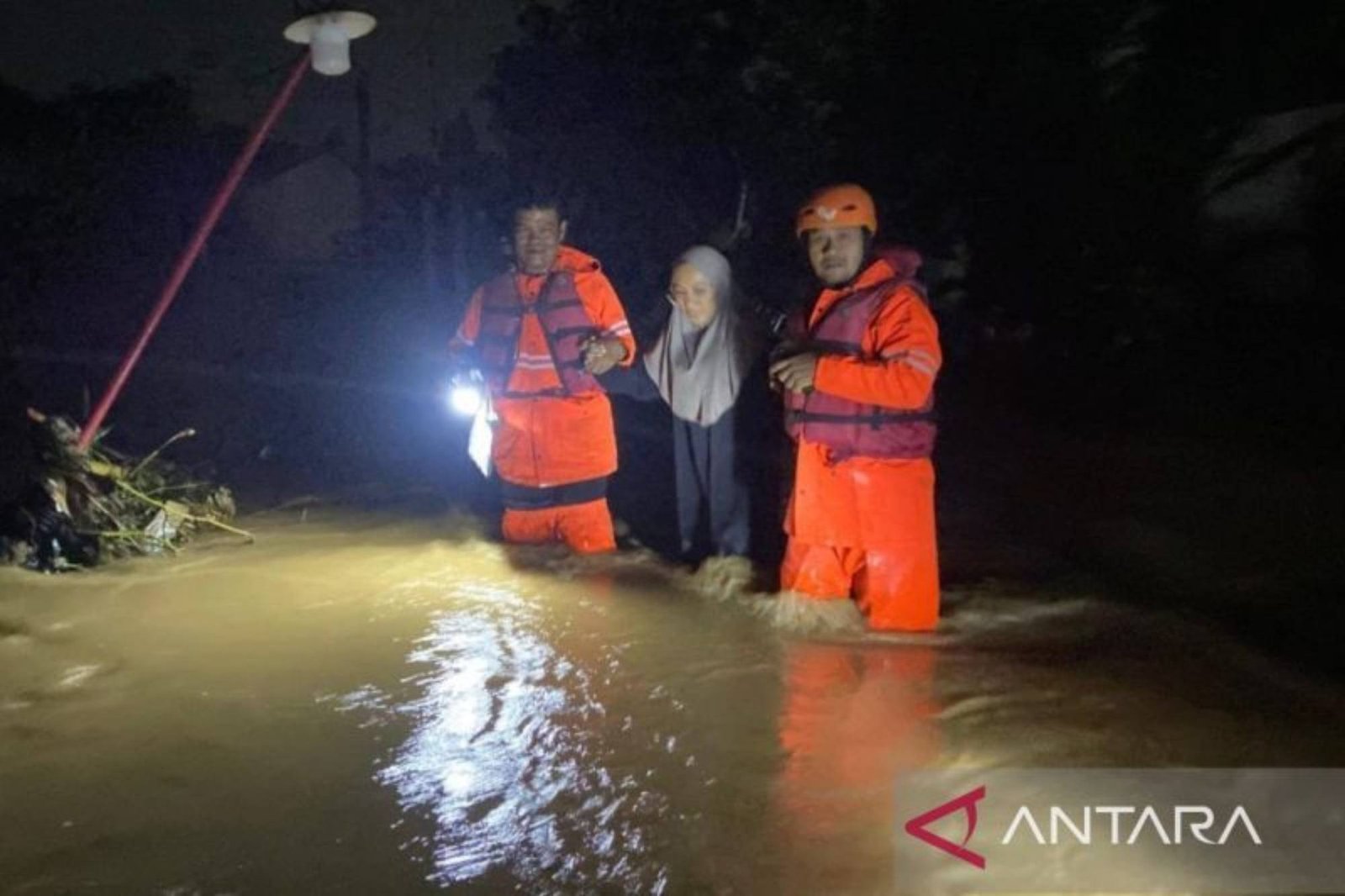 Banjir, Longsor, dan Angin Kencang Mengguncang Bogor