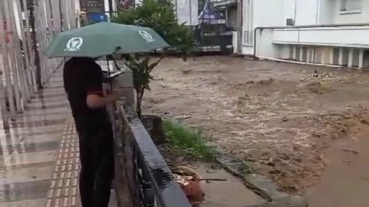 Siapkan Payung, Tahun Baru di Bandung Raya Berpotensi Hujan