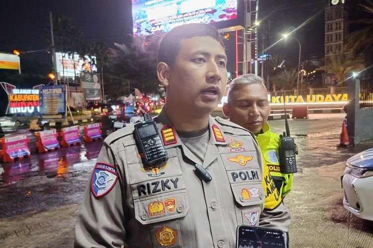 54.134 Kendaraan Melintasi Jalur Puncak Bogor Hingga Jumat Malam