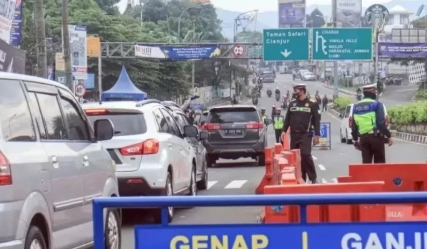 Jalan Kawasan Puncak Lancar Meski Diserbu 32 Ribu Kendaraan